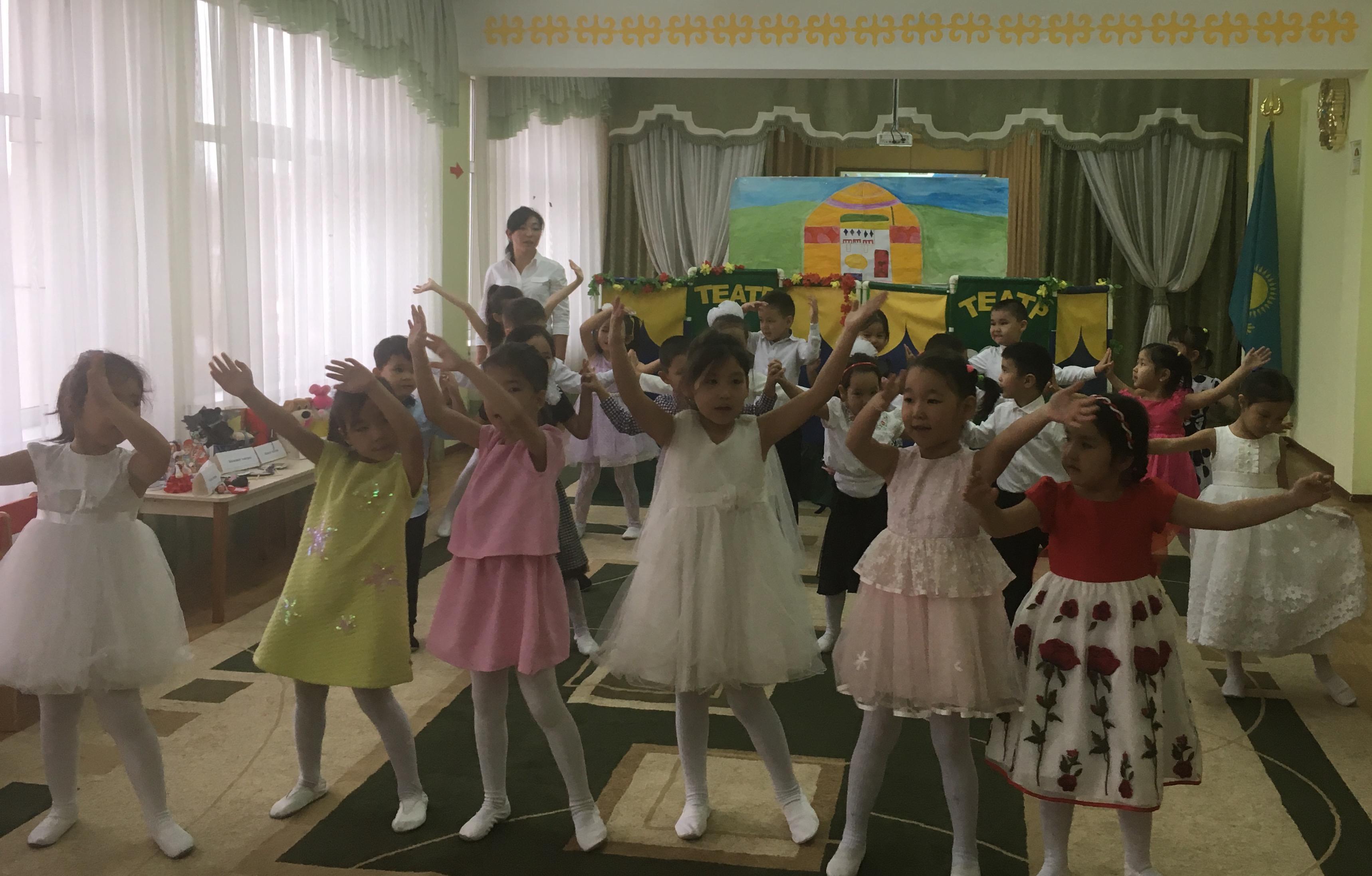 "Алдаркөсе мен Шықбермес Шығайбай" (Ертегі желісімен көрсетілді)